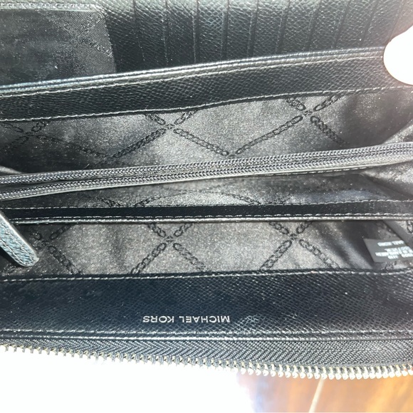 Micheal Kors Black Leather Wallet - Picture 6 of 8